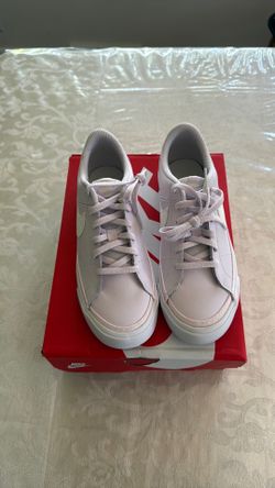 NEW NIKE COURT LEGACY (GS) Size 4Y