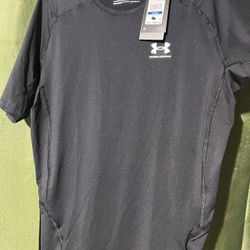 Men’s Under Armor Shirt. New With Tags. XL 