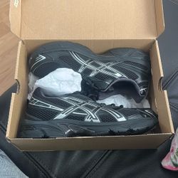 ASICS GEL-1130 Black/pure Silver( Size 9)