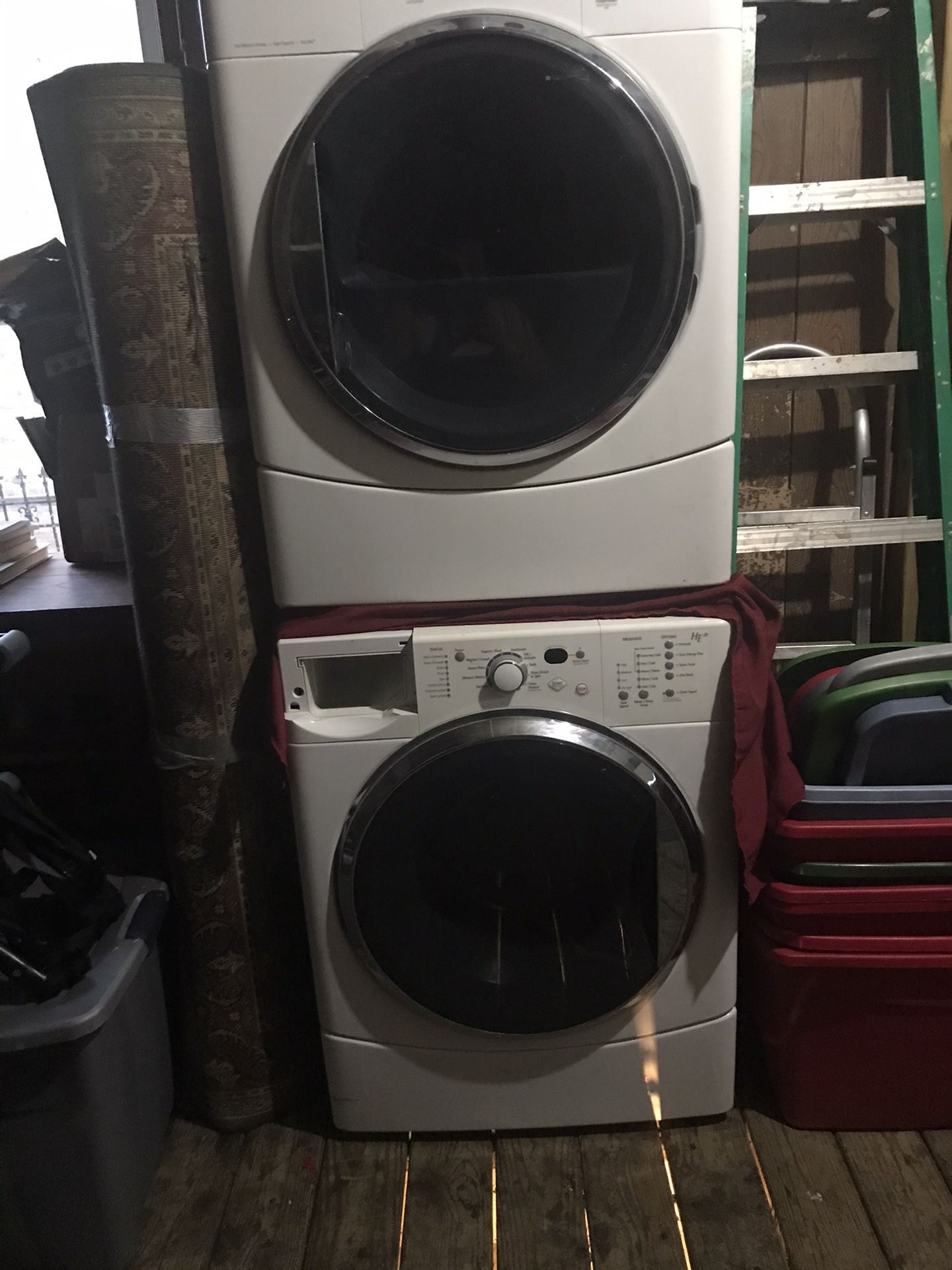 Kenmore washer/dryer. Stackable and good condition