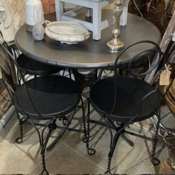 Cafe Table & Chairs  