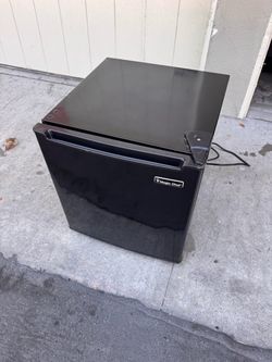 Magic Chef mini fridge, NEW