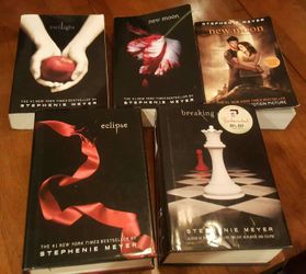 TWILIGHT BOOK BUNDLE