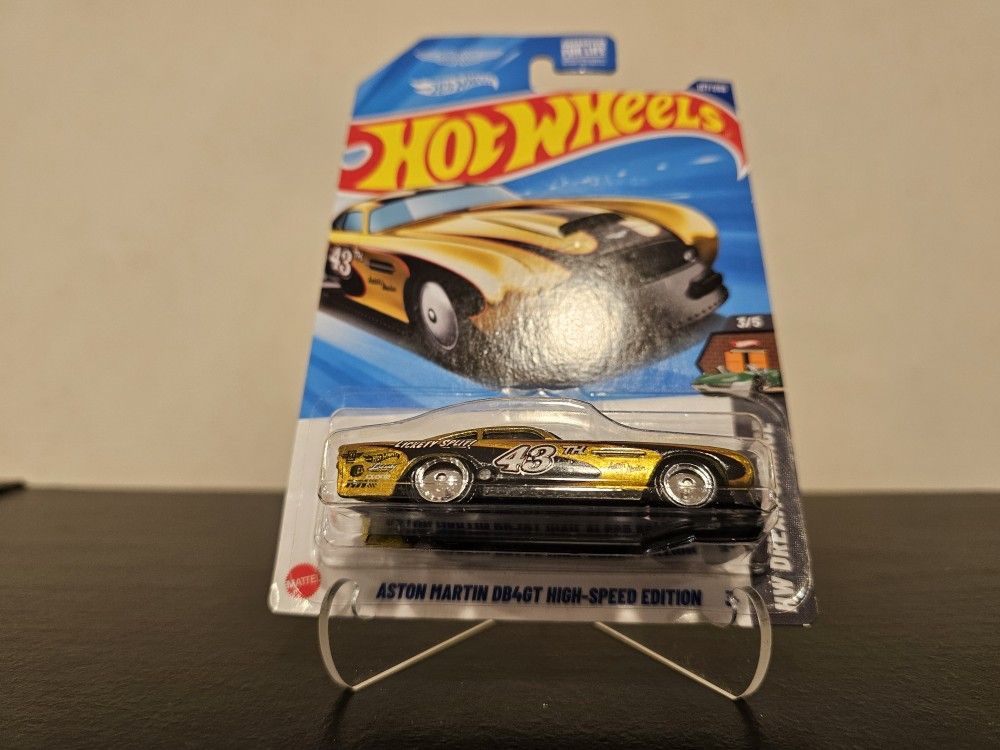 Hot Wheels Super Treasure Hunt STH Aston Martin DB4GT Mint