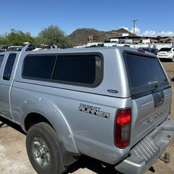 2002 nissan frontier Camper Shell 