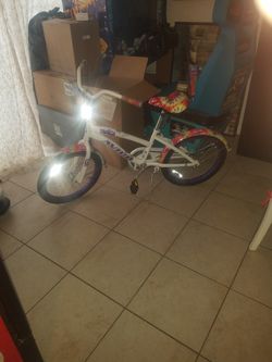 Girls 20 AVIGO TYE DYE PASSION CRUISER Bike for Sale in Houston TX OfferUp