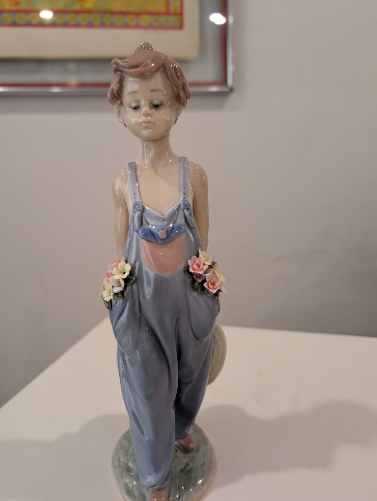 Lladro 7650 Pocket Full of Wishes -perfect
