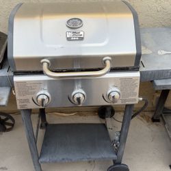 Blue Rhino 3-Burner Propane Gas Grill – Works Great