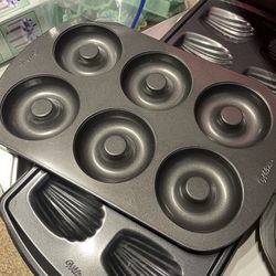 6 Cavity Mini Donut Baking Pan