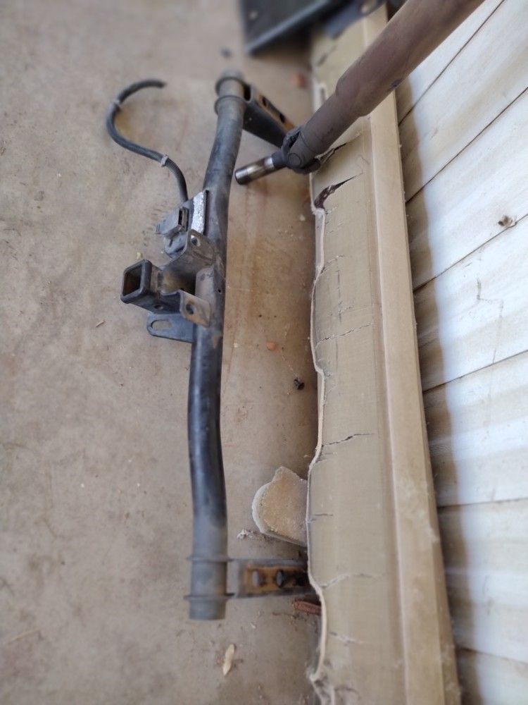 Receiver Hitch From A 2005 Yukon / Tahoe