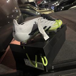 NEW ADIDAS PREDATORS