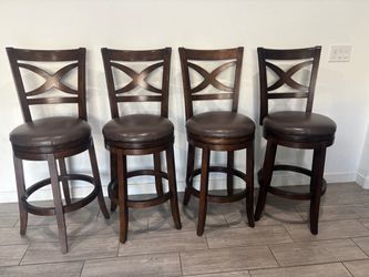 Set of 4 Swivel Bar Stools with Cushioned Seats