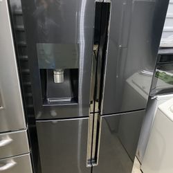 Samsung Refrigerator Like New 