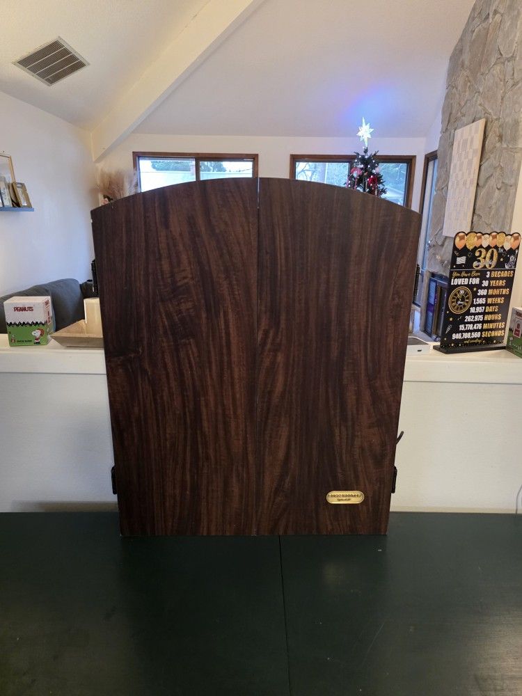 Arachnid Dart Cabinet