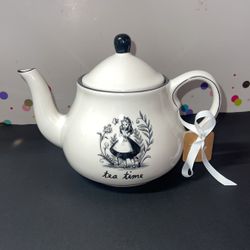 Disney Tea Time Alice In Wonderland Teapot NEW