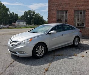 2013 Hyundai Sonata GLS (Gas Saver, Low Miles)