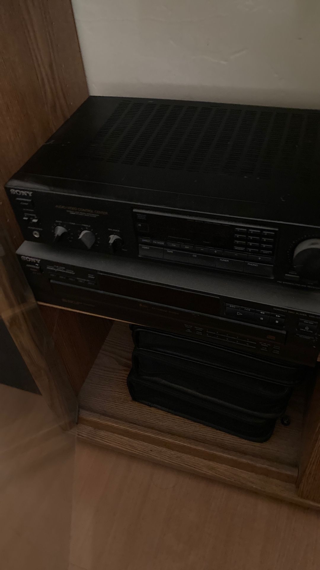 Sony 5 Disc Cd Player & Receiver & JBL Speakers