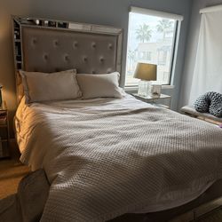 Chic mirrored Bedroom Set - queen - From Macy’s