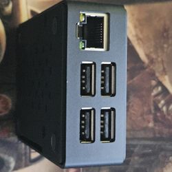 Raspberry Pi 3 W/ Case and 32gb Micro SD Card