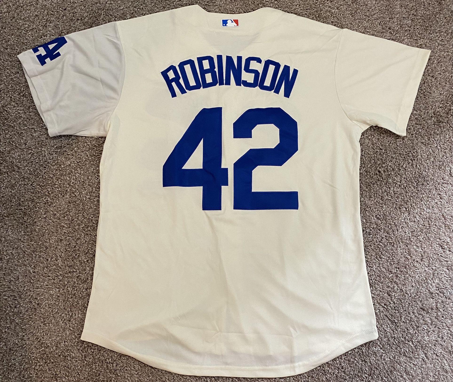 Jackie Robinson Brooklyn Dodgers #42 Baseball Jersey Size 44 (Large) for  Sale in Chicago, IL - OfferUp