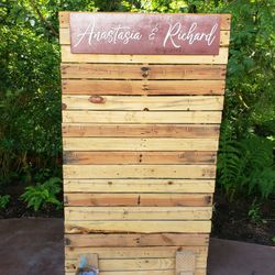 Wedding Wood Pallet & With LEDs & Stands For Photos