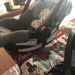Graco Baby Car Seat With Stand