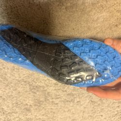 Size 9 Youth Soccer Turf Shoes/cleats