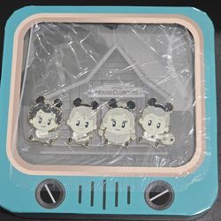 NEED GONE. Disney Pins WDI MOG MOUSKETEERS aDorbs Set