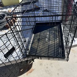 Dog Kennel/ Crate 