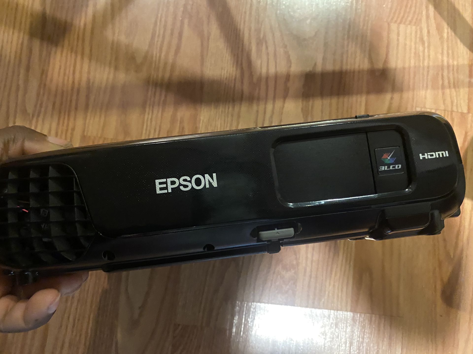 Epson EX5220 projector with screen