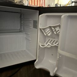 Mini Fridge 