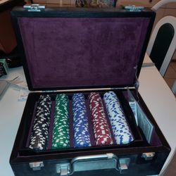Blackstone Professional Style Poker Chip Set In Black Hardcase. Comes With5 Die, Playing Cards, And Small/big And Dealer Buttons. 