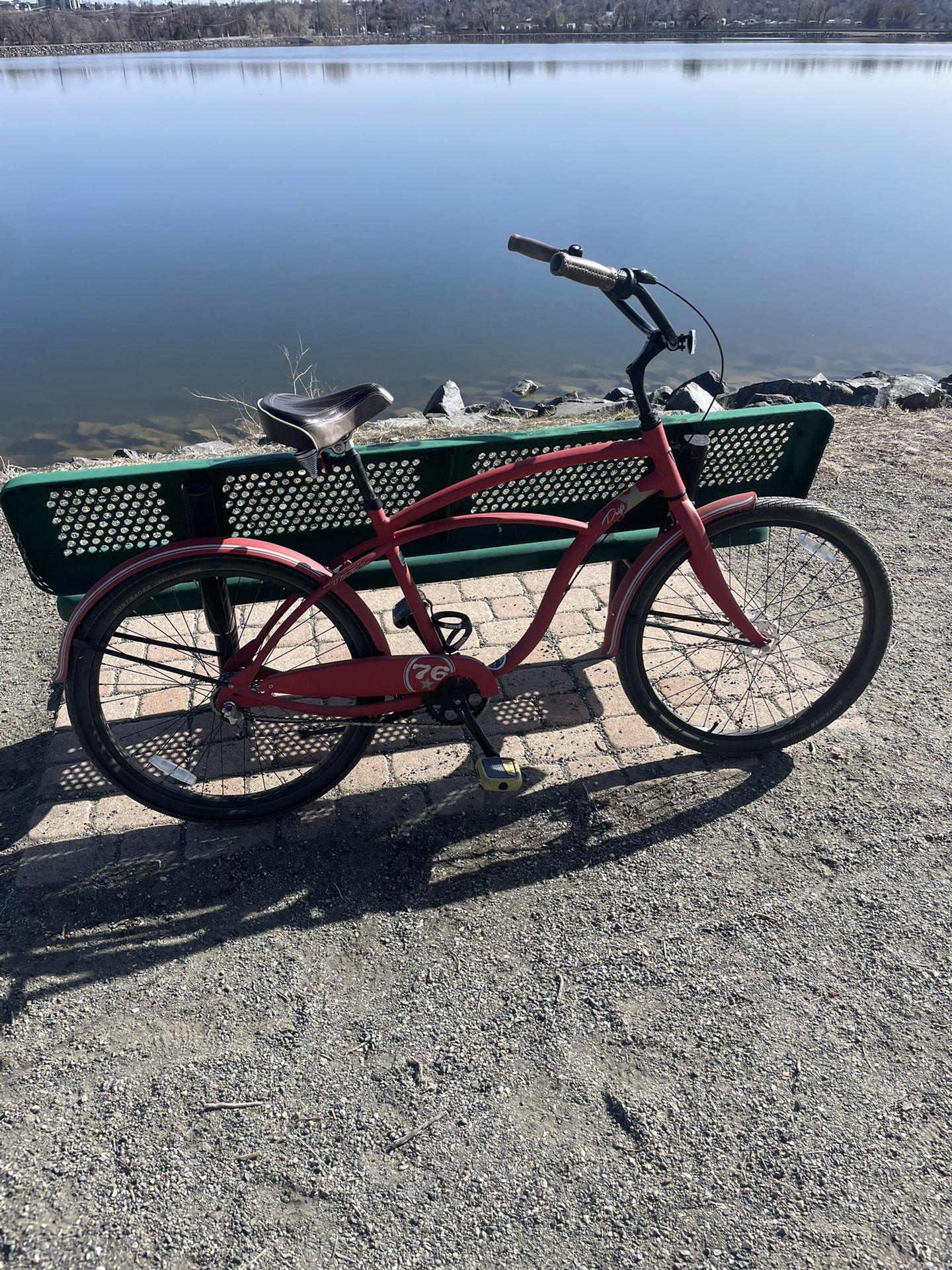 Like new Trek Drift men’s large beach cruiser. 3 speed Nexus shifting system.