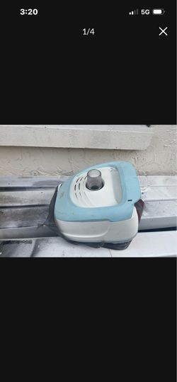 Pool vacuum
