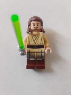 Qui-Gon Jinn Lego Mini Figure. Set #75058.