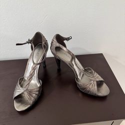 Shoes leather size 8.5