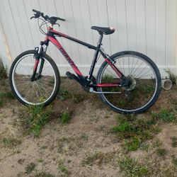 GIANT ALUXX 6000 Mountain Bike 