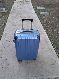 Medium-sized suitcase