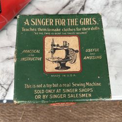 Vintage singer, sewing machine
