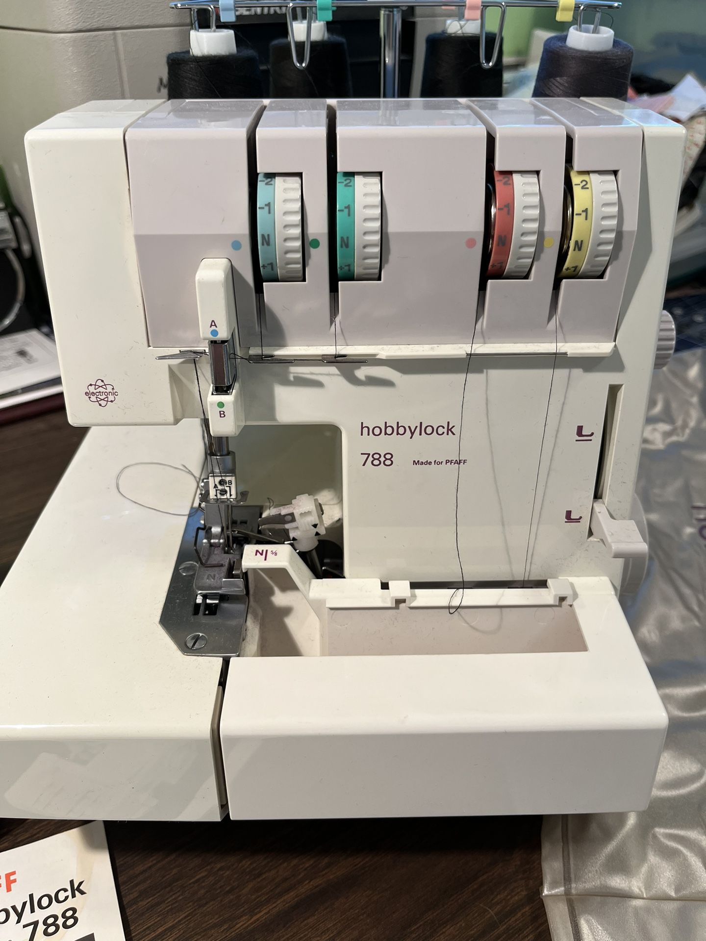 Pfaff Hobbylock 788 Serger