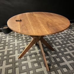 Round wood Table