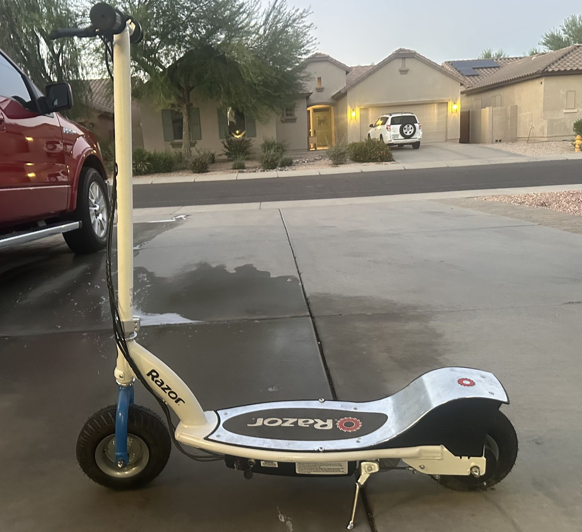 Razor E300 Scooter