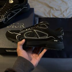 Dior B30 Size 10