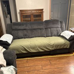 Couch With 2 Recliners 