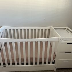 Graco Remi 4-In-1 Convertible Crib & Changer With Drawer (White) – GREENGUARD Gold Certified, Crib And Changing-Table Combo, Includes Changing Pad