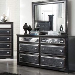 DRESSER SET