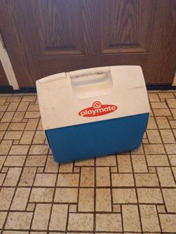 Igloo playmate blue and white cooler