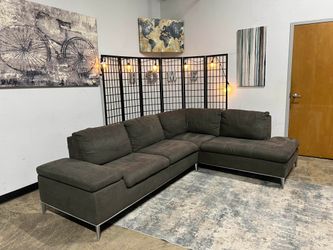 Gray Sectional  With Storage compartment  (In Home Delivery Available 🚚✅)