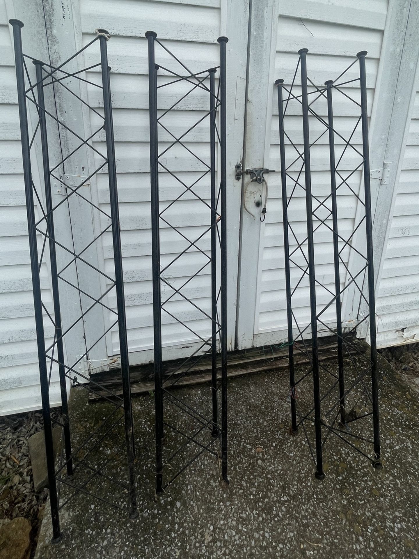 5 Foot ,Black Metal Truss