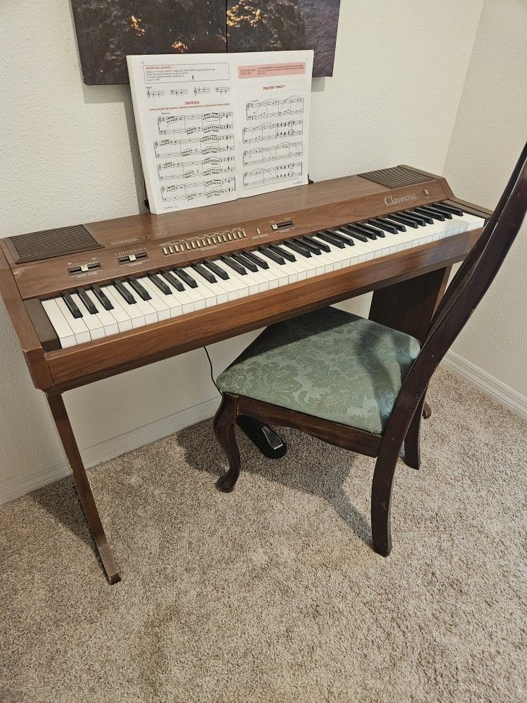 Yamaha Clavinova YP-40 Digital Piano